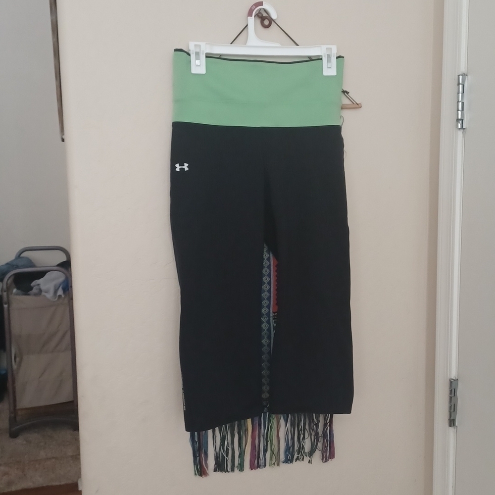 - Woman's   under Armour leggings